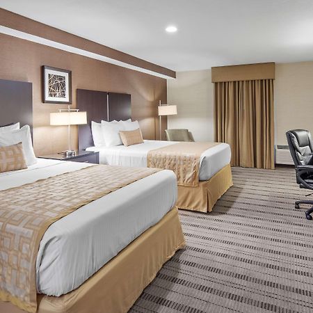 Best Western Pasadena Royale Inn & Suites Exteriér fotografie